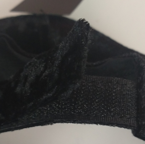 David & Young Embellished Cap - Picture 4 of 6